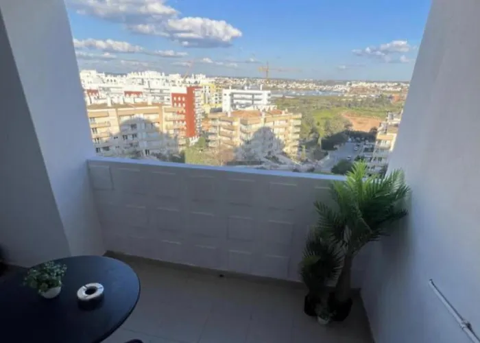 1-bed - Sleeps 4 - Free Parking Apartment