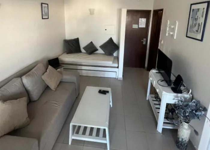 1-bed - Sleeps 4 - Free Parking Portimao