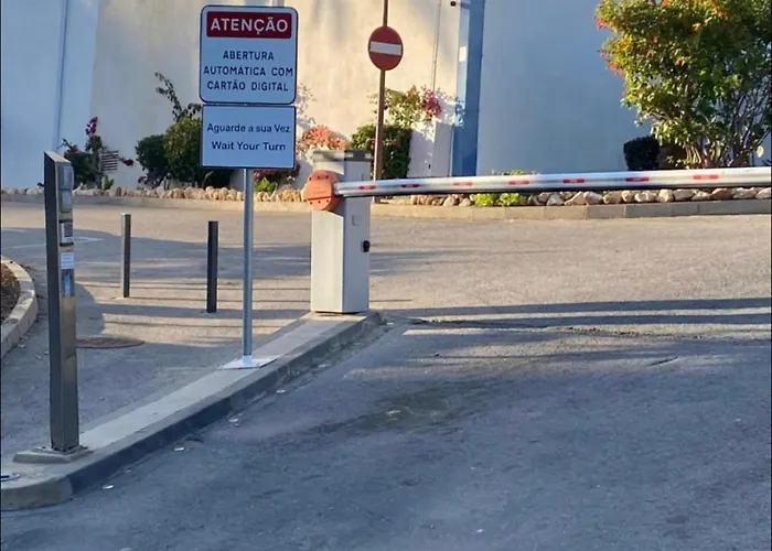 Apartment 1-bed - Sleeps 4 - Free Parking