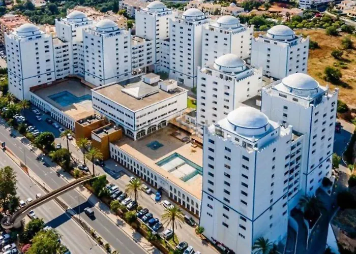 1-bed - Sleeps 4 - Free Parking Apartment *