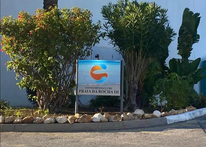 1-bed - Sleeps 4 - Free Parking